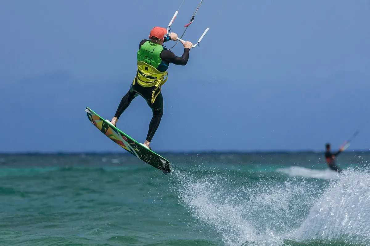 How to Body Drag in Kitesurfing: Step-by-Step for Board Recovery and Self-Rescue
